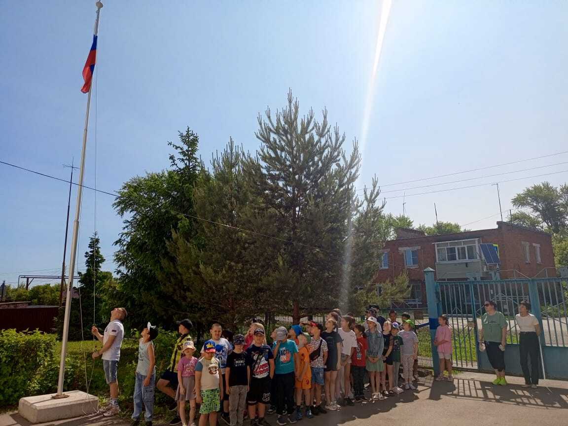Открытие лагерной смены.