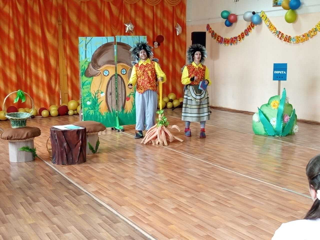 Спектакль в лагере.
