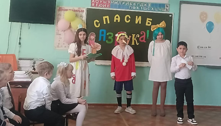 Выступление театрального коллектива.