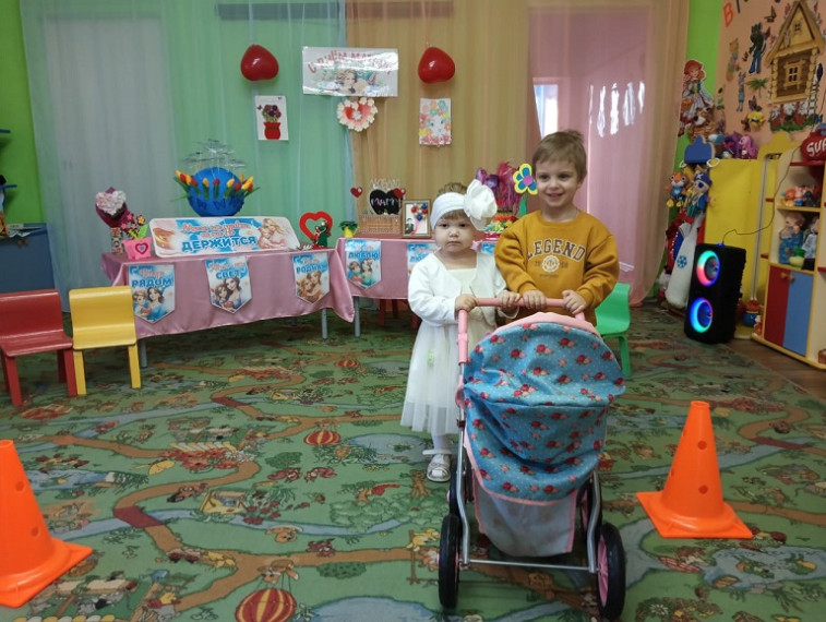 День матери в младших группах.