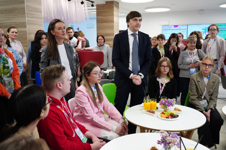 Увеличено количество учебных часов по предметной области «Русский язык и литература».