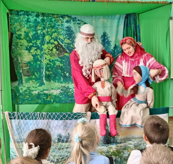 Премьера кукольного театра "Волшебный камень".