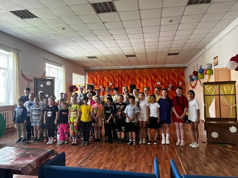 Спектакль "Волк и семеро козлят".