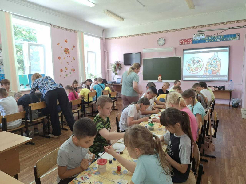 Международный день друзей.